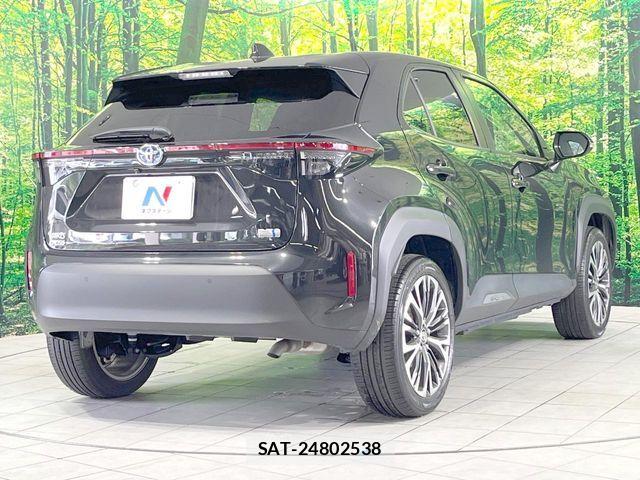 Toyota YARIS CROSS 2023-12 8147094-16