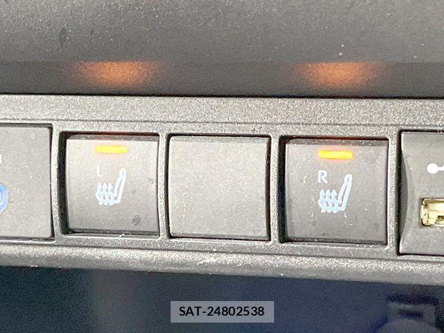 Toyota YARIS CROSS 2023-12 8147094-6