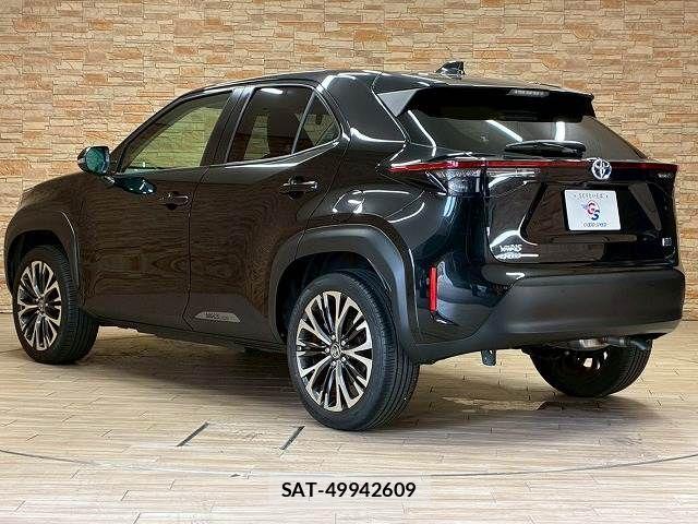 Toyota YARIS CROSS 2021-11 8147096-15