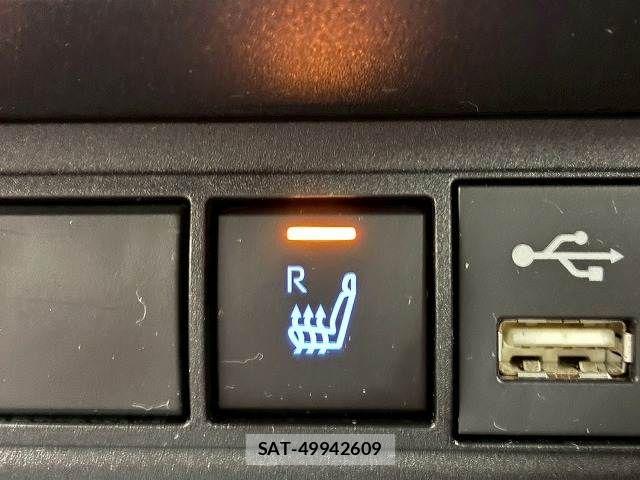 Toyota YARIS CROSS 2021-11 8147096-7