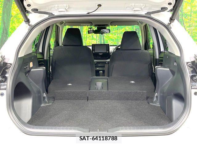 Toyota YARIS CROSS 2021-11 8159598-10
