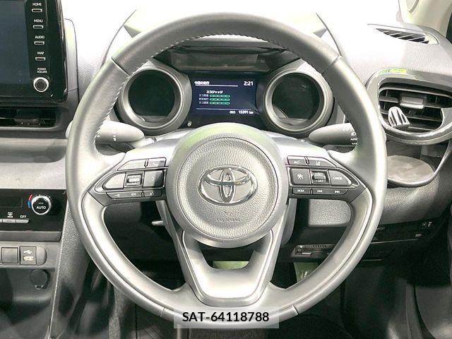 Toyota YARIS CROSS 2021-11 8159598-11