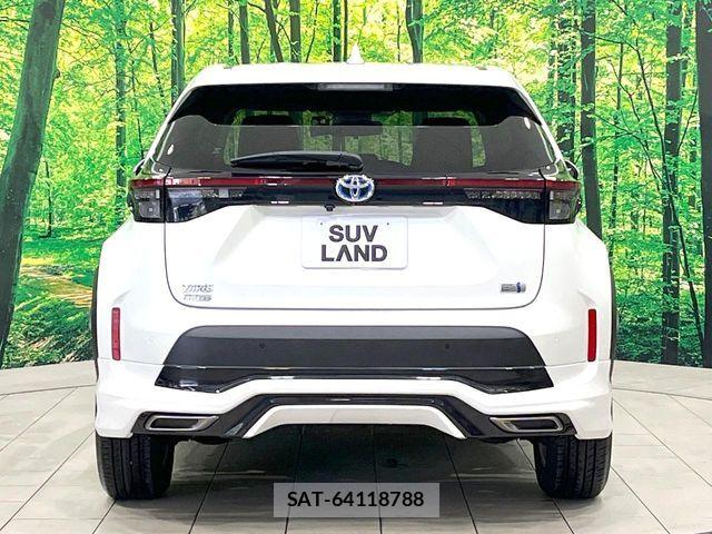 Toyota YARIS CROSS 2021-11 8159598-15