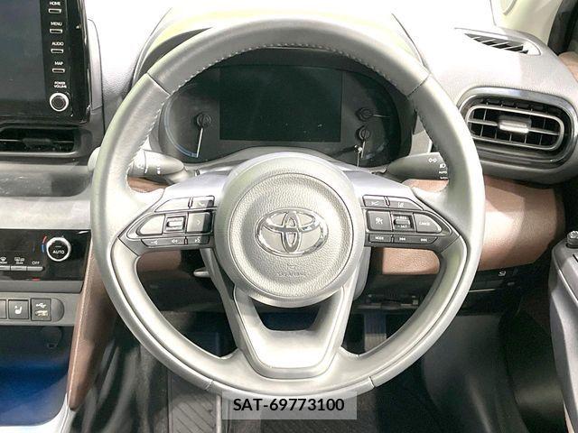 Toyota YARIS CROSS 2021-07 8159597-11
