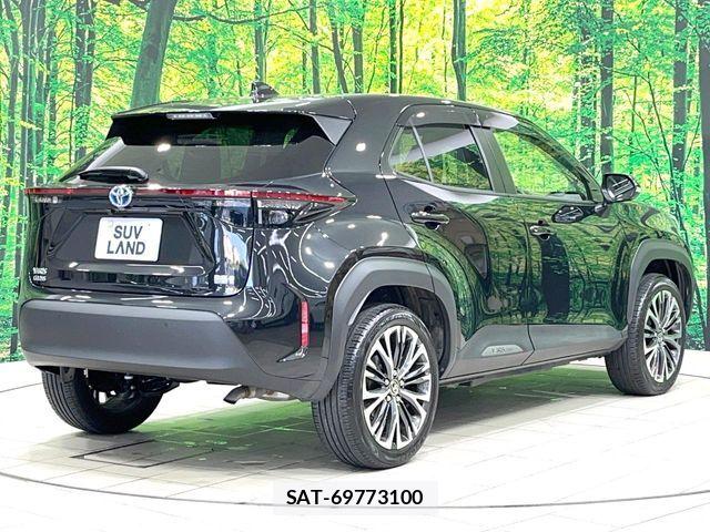 Toyota YARIS CROSS 2021-07 8159597-16