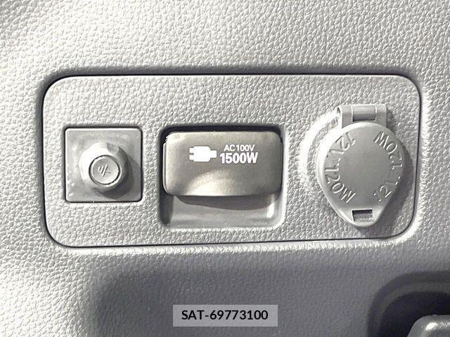 Toyota YARIS CROSS 2021-07 8159597-7