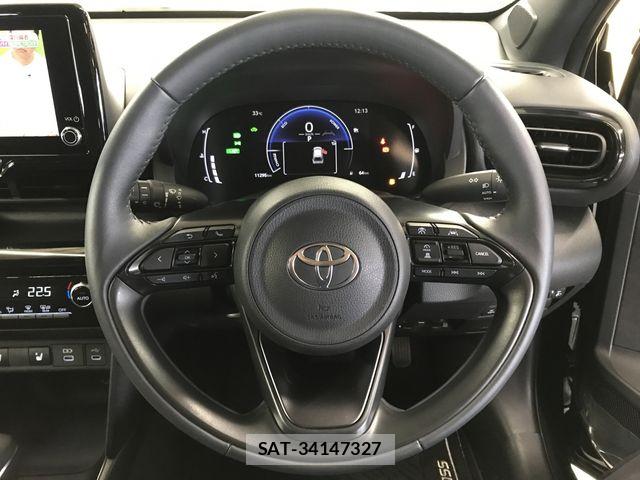 Toyota YARIS CROSS 2025-06 8211190-14