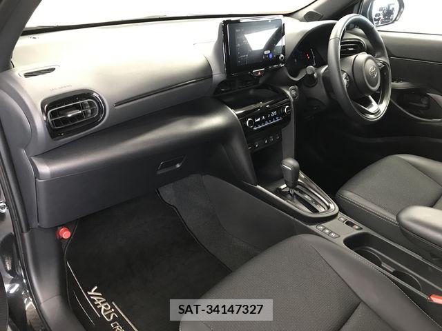Toyota YARIS CROSS 2025-06 8211190-6