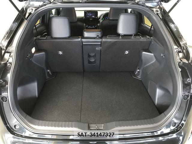 Toyota YARIS CROSS 2025-06 8211190-8