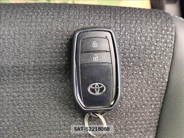Toyota YARIS CROSS 2024-02 8211188-13