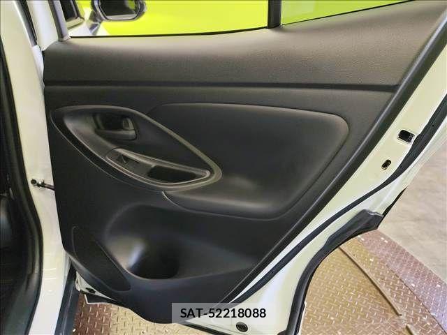 Toyota YARIS CROSS 2024-02 8211188-23