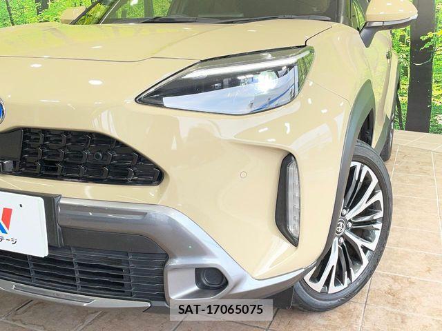 Toyota YARIS CROSS 2023-12 8211193-11