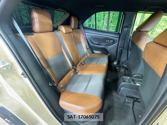 Toyota YARIS CROSS 2023-12 8211193-8