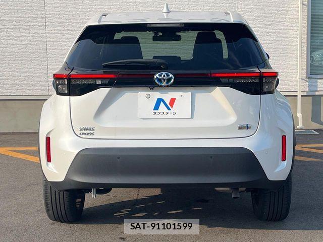 Toyota YARIS CROSS 2022-11 8211202-14