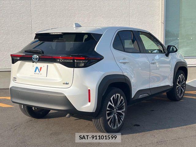 Toyota YARIS CROSS 2022-11 8211202-16
