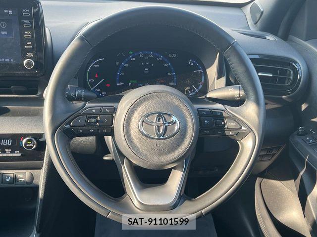 Toyota YARIS CROSS 2022-11 8211202-7