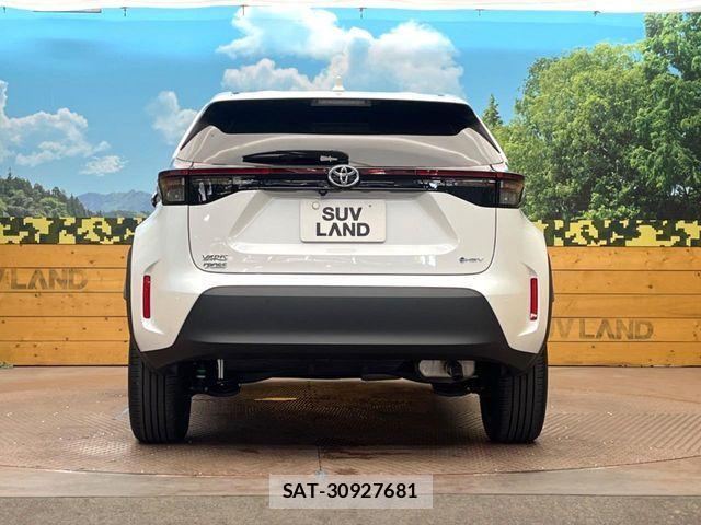 Toyota YARIS CROSS 2024-03 8211191-14
