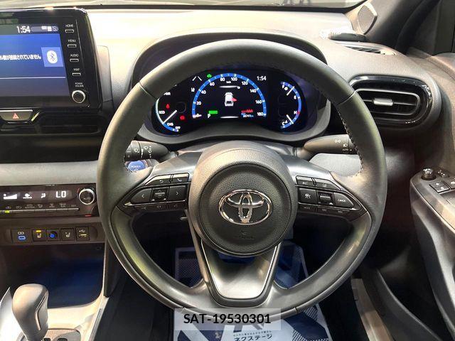Toyota YARIS CROSS 2023-12 8211192-10