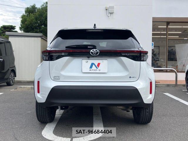 Toyota YARIS CROSS 2024-03 8211194-15