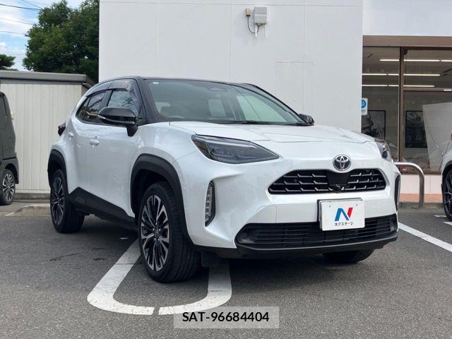 Toyota YARIS CROSS 2024-03 8211194-16