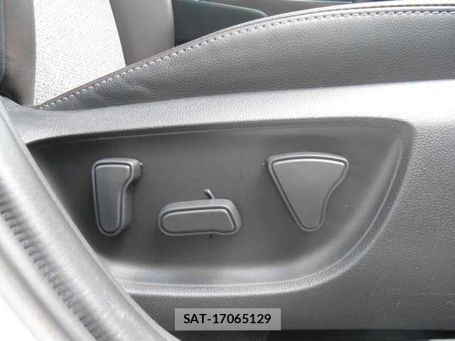 Toyota YARIS CROSS 2023-11 8211189-11