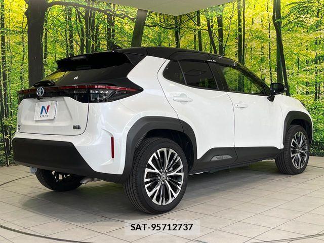 Toyota YARIS CROSS 2023-07 8211195-16