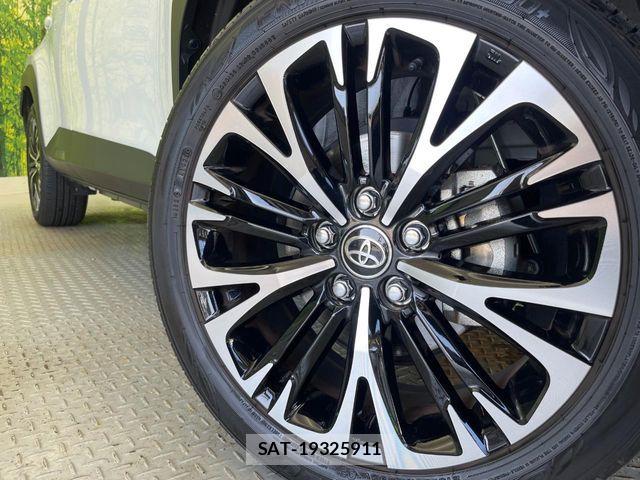 Toyota YARIS CROSS 2025-04 8232559-13