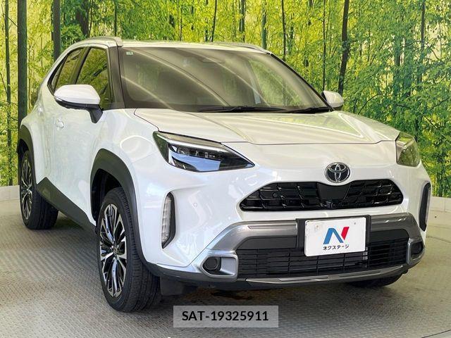 Toyota YARIS CROSS 2025-04 8232559-16