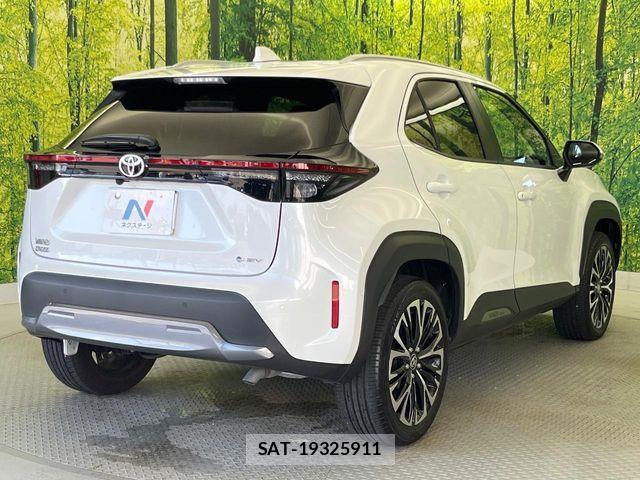 Toyota YARIS CROSS 2025-04 8232559-17