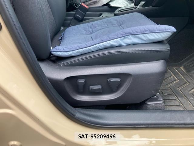 Toyota YARIS CROSS 2024-02 8232561-10