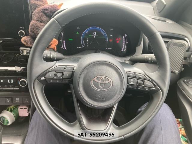 Toyota YARIS CROSS 2024-02 8232561-11