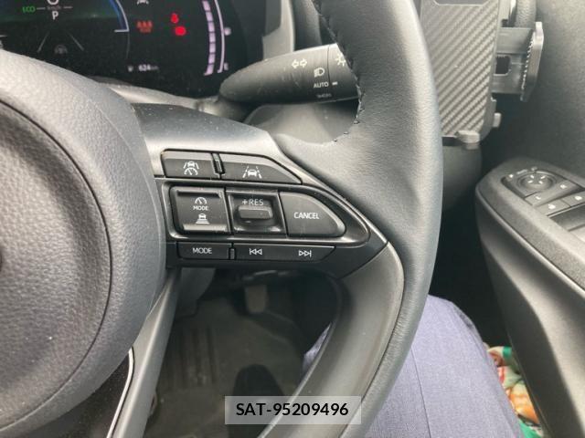 Toyota YARIS CROSS 2024-02 8232561-12