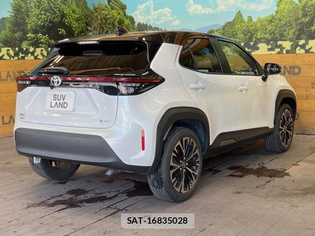 Toyota YARIS CROSS 2024-03 8232556-16