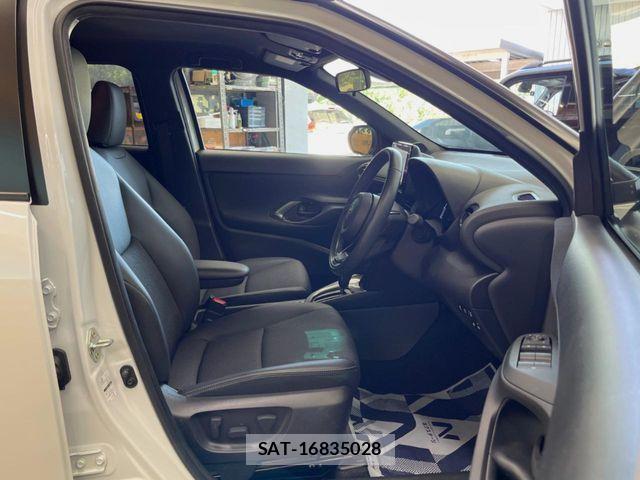 Toyota YARIS CROSS 2024-03 8232556-7