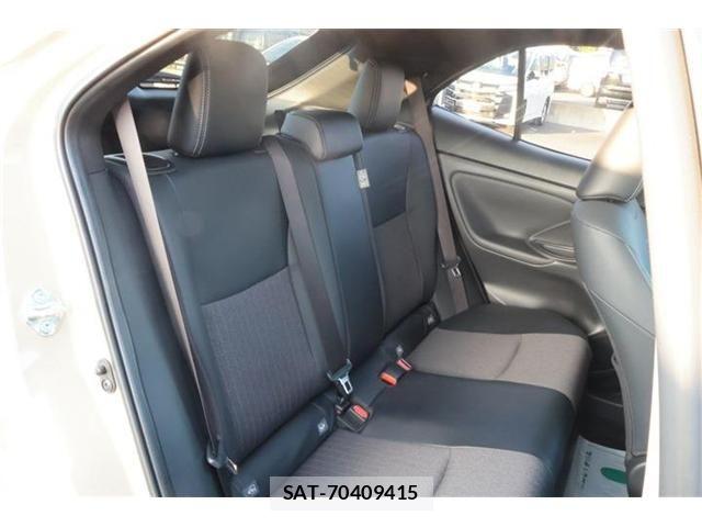 Toyota YARIS CROSS 2023-10 8232557-11