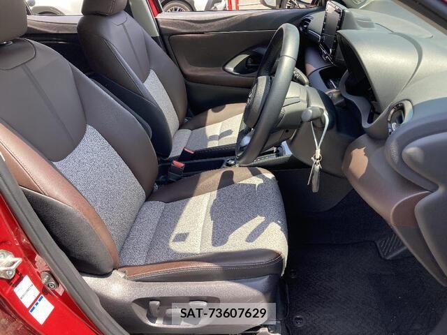 Toyota YARIS CROSS 2021-02 8247286-15