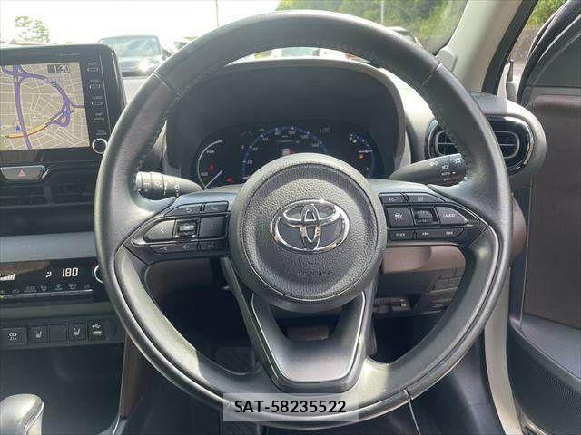 Toyota YARIS CROSS 2021-09 8247287-11