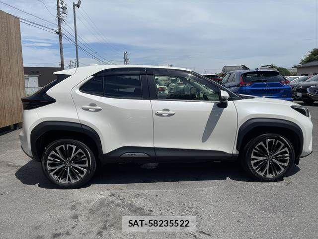 Toyota YARIS CROSS 2021-09 8247287-17