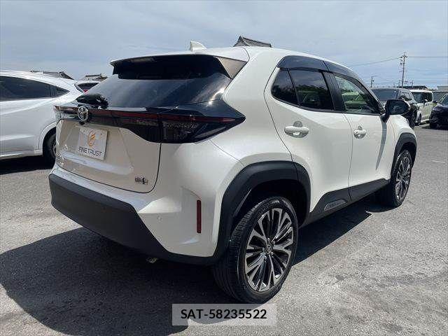 Toyota YARIS CROSS 2021-09 8247287-18