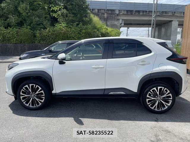 Toyota YARIS CROSS 2021-09 8247287-21