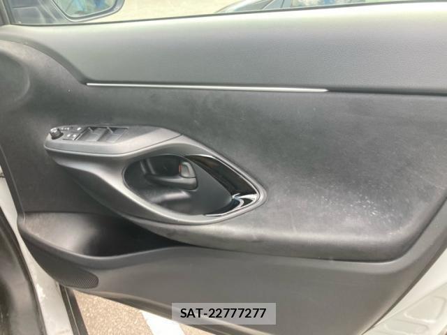 Toyota YARIS CROSS 2024-01 8247285-13