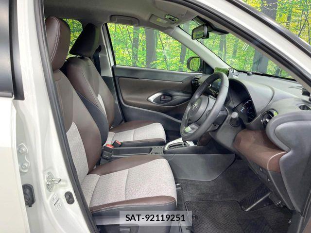 Toyota YARIS CROSS 2022-08 8247281-7