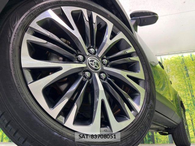 Toyota YARIS CROSS 2021-07 8318335-12