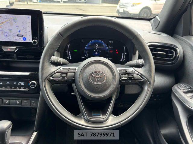 Toyota YARIS CROSS 2025-04 8318323-16
