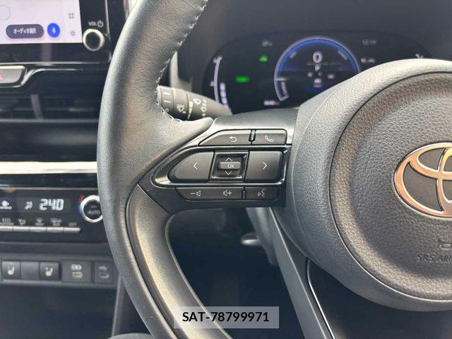 Toyota YARIS CROSS 2025-04 8318323-17