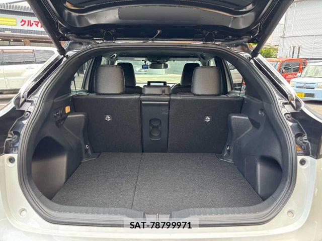 Toyota YARIS CROSS 2025-04 8318323-26