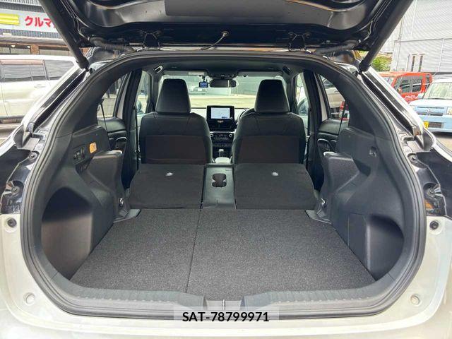 Toyota YARIS CROSS 2025-04 8318323-27