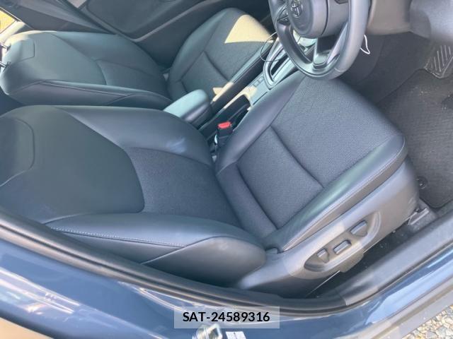 Toyota YARIS CROSS 2025-01 8318324-12