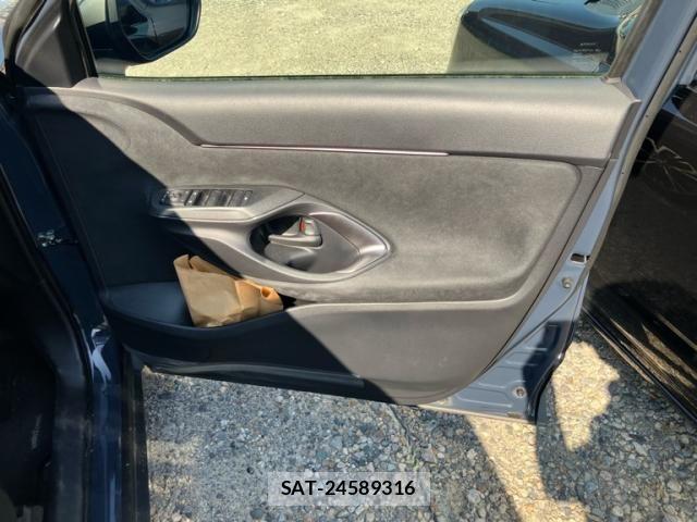 Toyota YARIS CROSS 2025-01 8318324-13