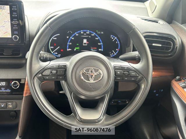 Toyota YARIS CROSS 2021-03 8318334-14